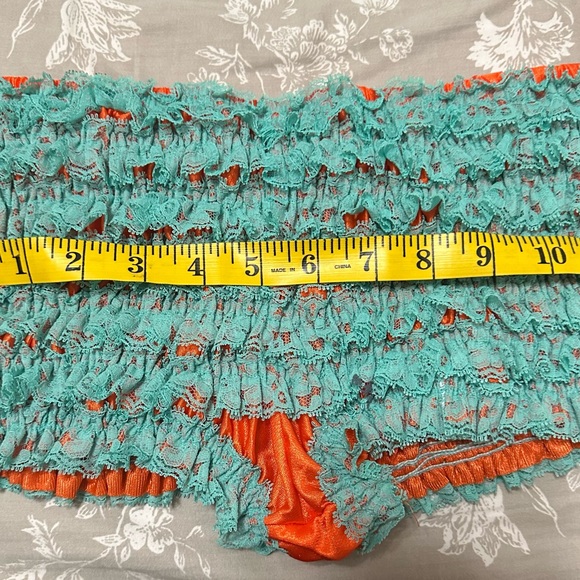 Vintage Sam’s ruffle shorts sz L - Picture 3 of 4